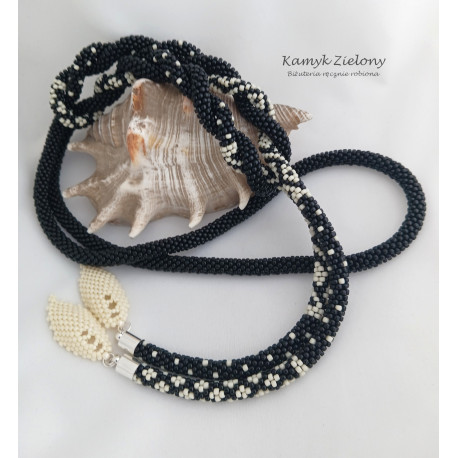 Lariat czarno-beżowy