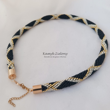 Naszyjnik w złoto-srebrną kratkę