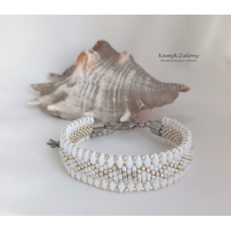 Bransoletka "gąsieniczka" biało-srebrna - wykończenia ze stali chirurgicznej