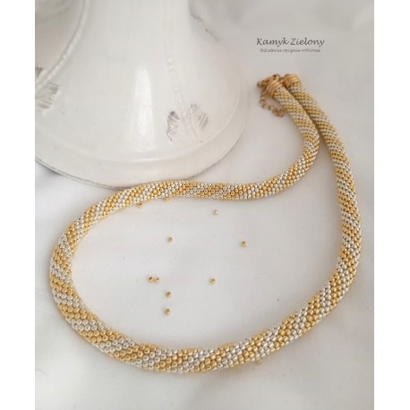 Złoto-srebrny naszyjnik - wykończenia ze stali szlachetnej