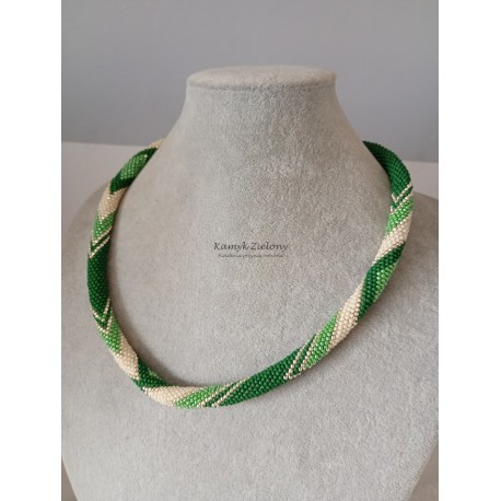 Naszyjnik koralikowy zielono-beżowy