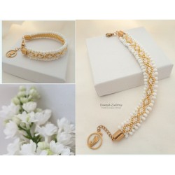 Bransoletka "gąsieniczka" biało-złota z motywem religijnym